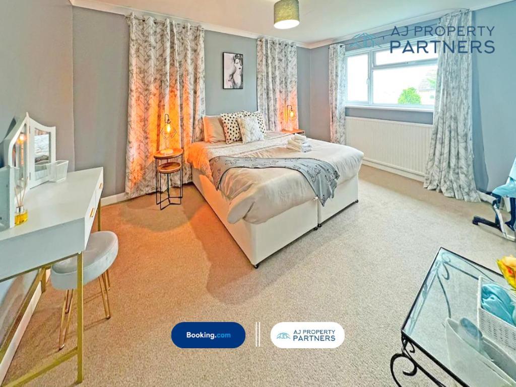 Premium Deal L Hill View Home L Last-Minute Offer L Cheltenham L Aj Properties L Perfect For Short Or Long Stays L 4Beds 4Bedrooms Buitenkant foto