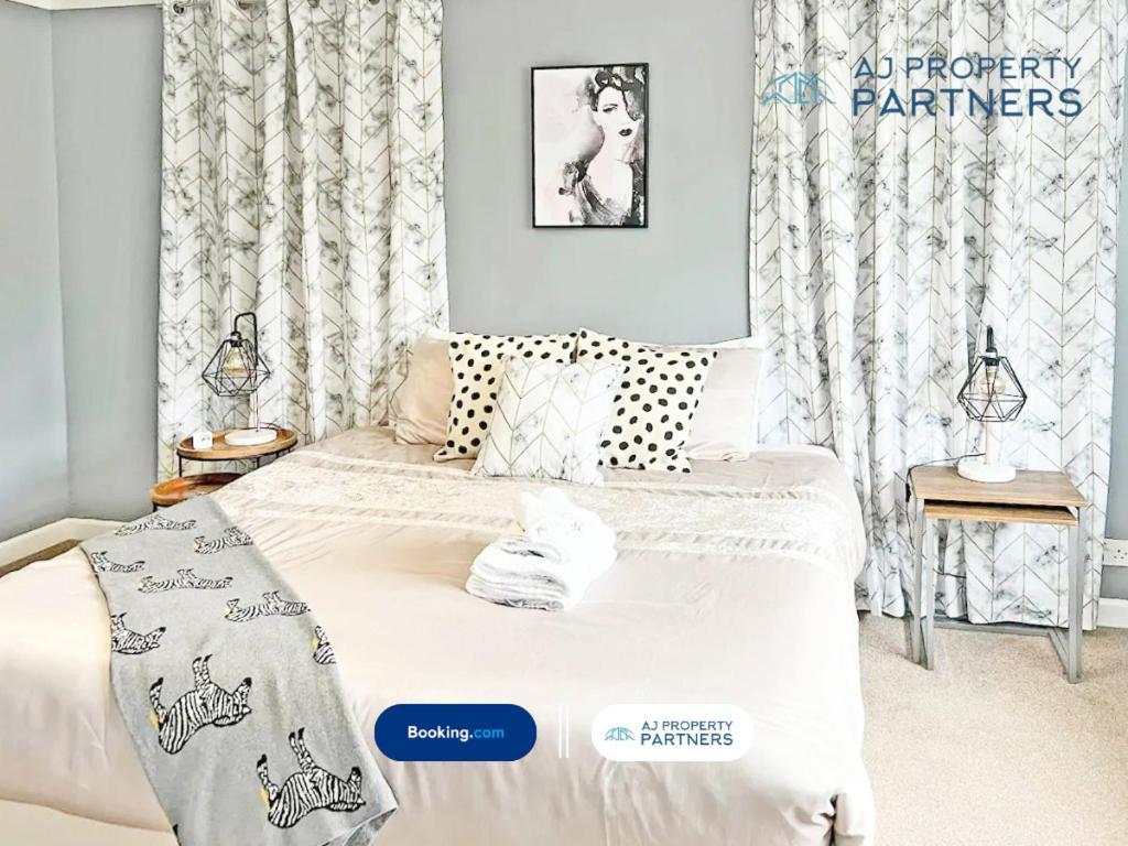 Premium Deal L Hill View Home L Last-Minute Offer L Cheltenham L Aj Properties L Perfect For Short Or Long Stays L 4Beds 4Bedrooms Buitenkant foto