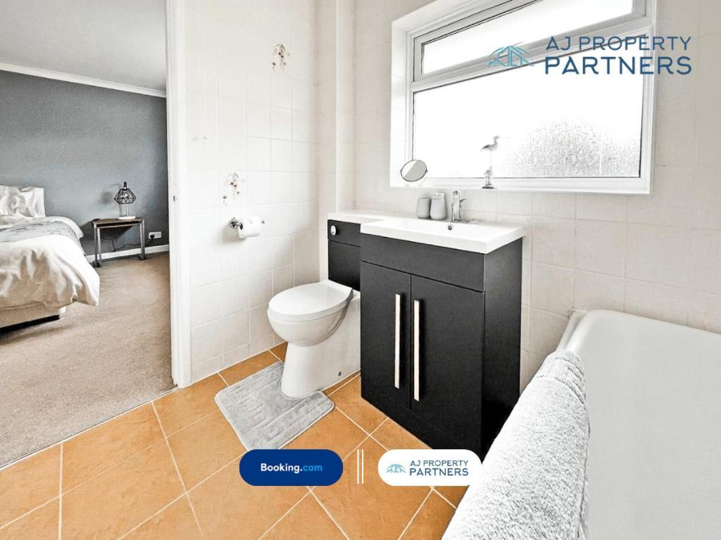 Premium Deal L Hill View Home L Last-Minute Offer L Cheltenham L Aj Properties L Perfect For Short Or Long Stays L 4Beds 4Bedrooms Buitenkant foto