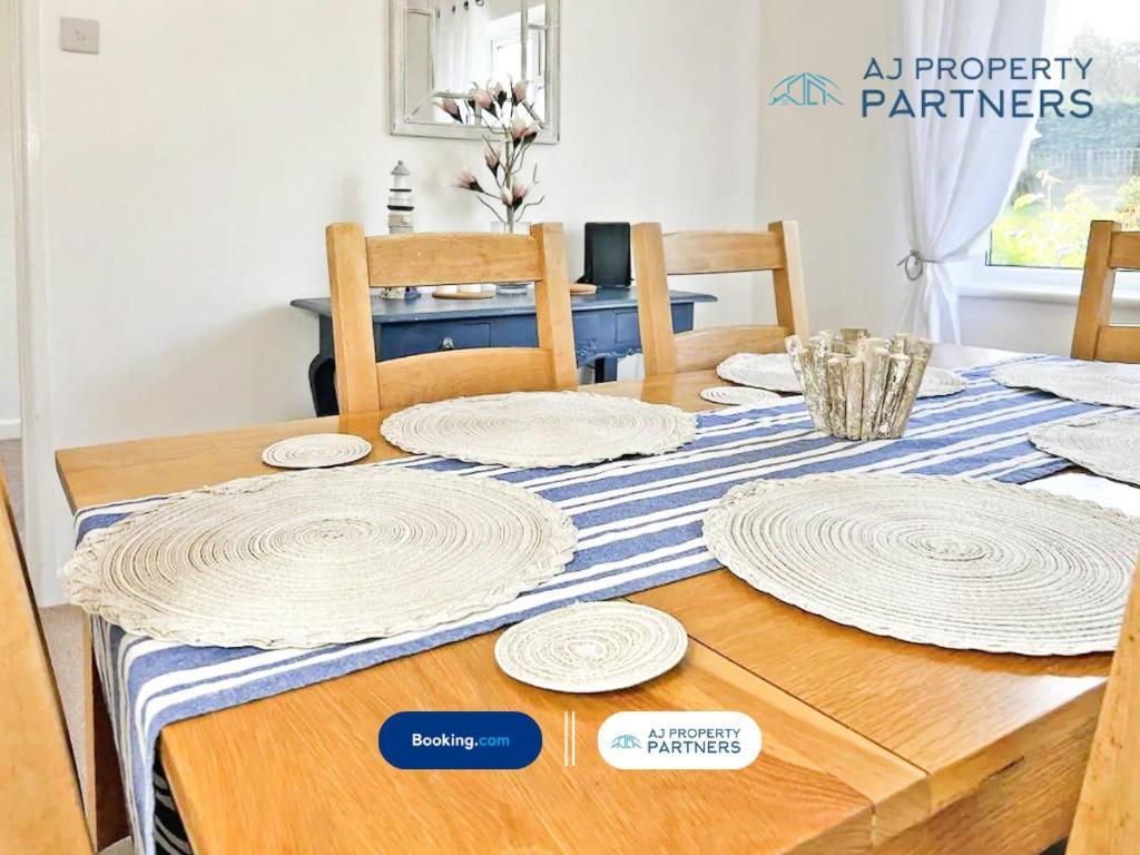 Premium Deal L Hill View Home L Last-Minute Offer L Cheltenham L Aj Properties L Perfect For Short Or Long Stays L 4Beds 4Bedrooms Buitenkant foto