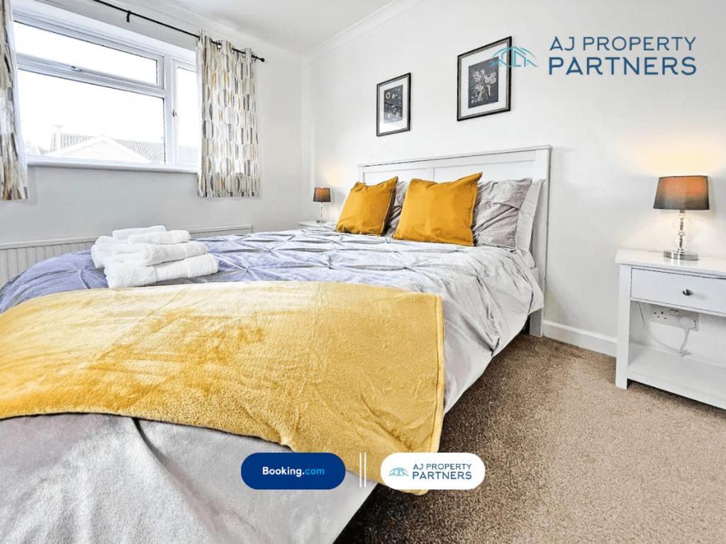 Premium Deal L Hill View Home L Last-Minute Offer L Cheltenham L Aj Properties L Perfect For Short Or Long Stays L 4Beds 4Bedrooms Buitenkant foto