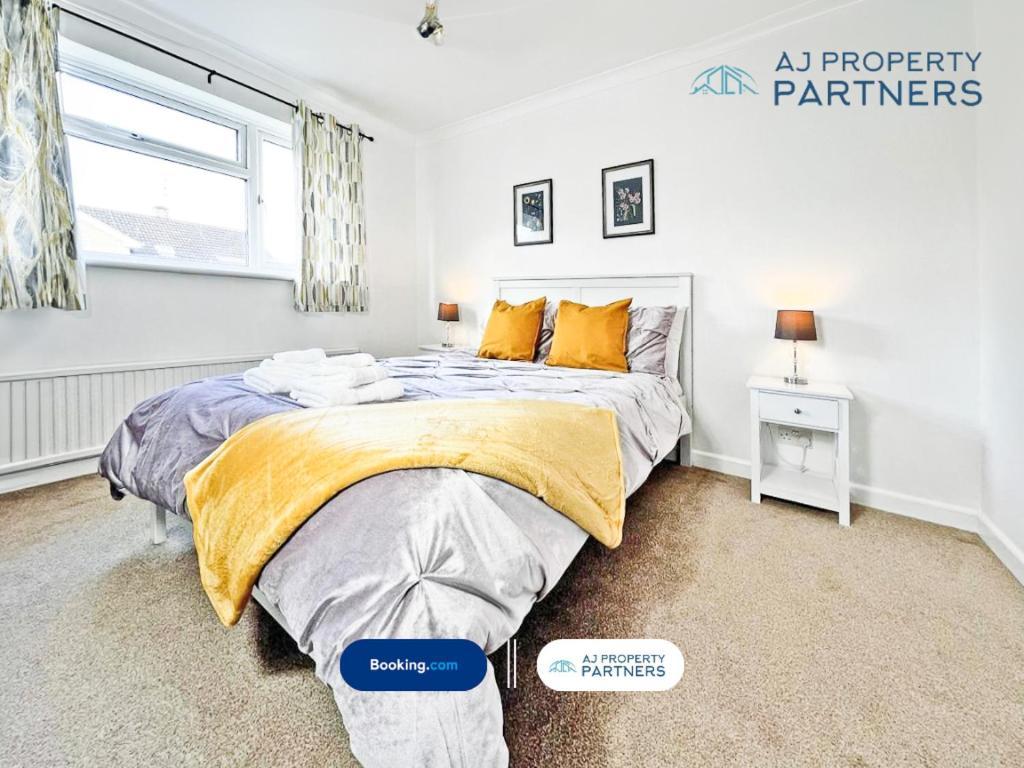 Premium Deal L Hill View Home L Last-Minute Offer L Cheltenham L Aj Properties L Perfect For Short Or Long Stays L 4Beds 4Bedrooms Buitenkant foto